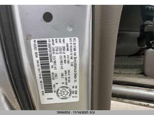 1B4GP25R72B669092 2002 DODGE CARAVAN photo no. 3
