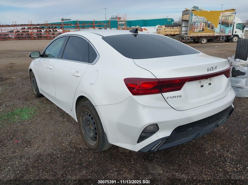 3KPF34AD7PE709598 2023 KIA FORTE photo no. 3