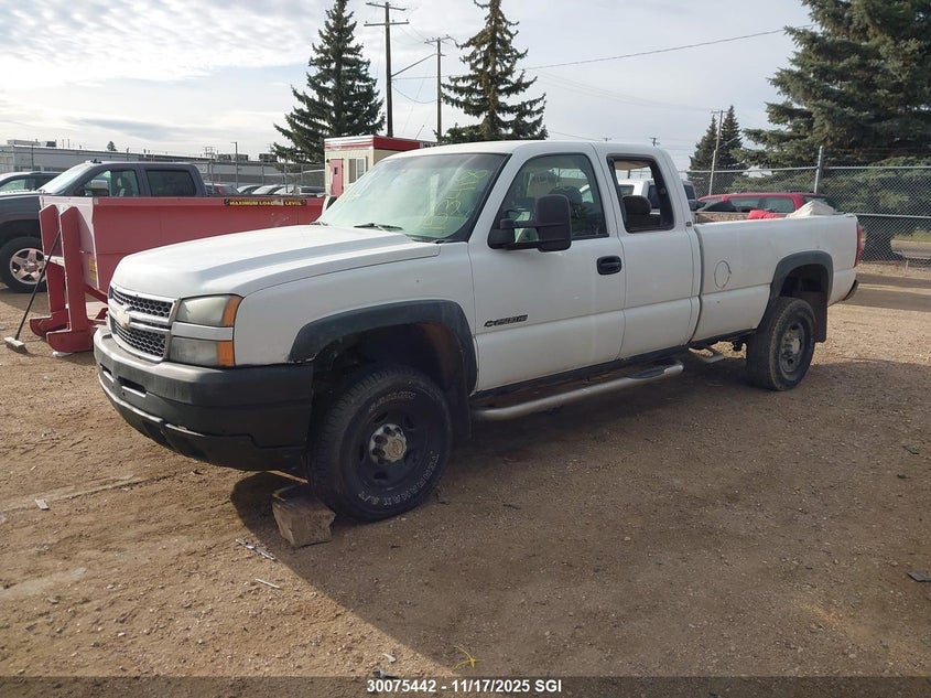 1GCHK29U75E153418 2005 CHEVROLET SILVERADO photo no. 2
