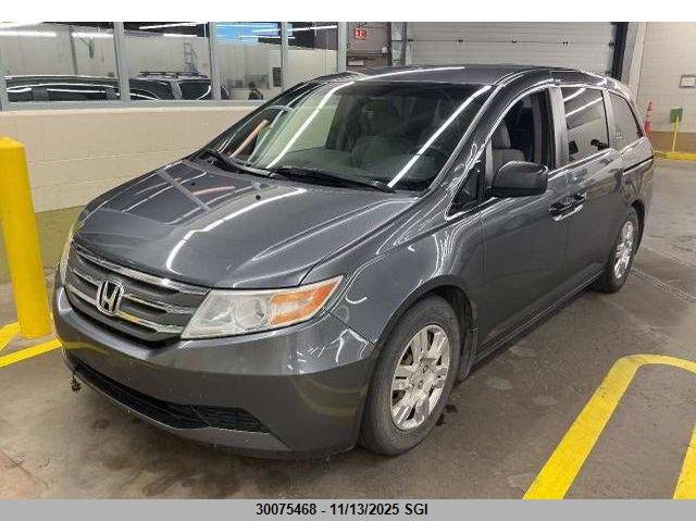 5FNRL5H25BB502458 2011 HONDA ODYSSEY photo no. 2