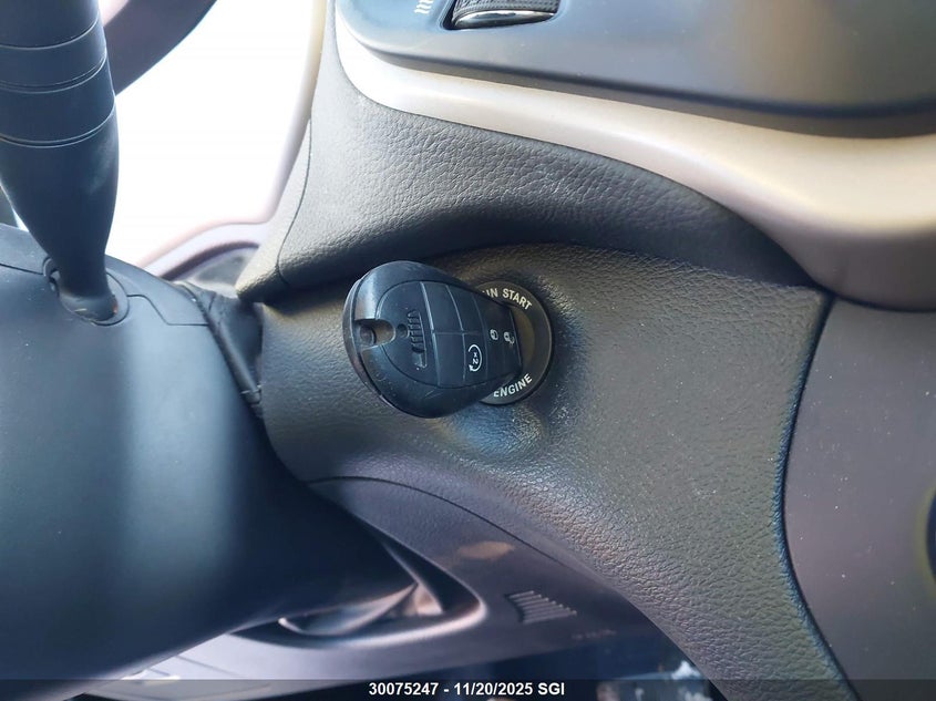 2017 Jeep Cherokee Latitude VIN: 1C4PJMCSXHW628463 Lot: 30075247