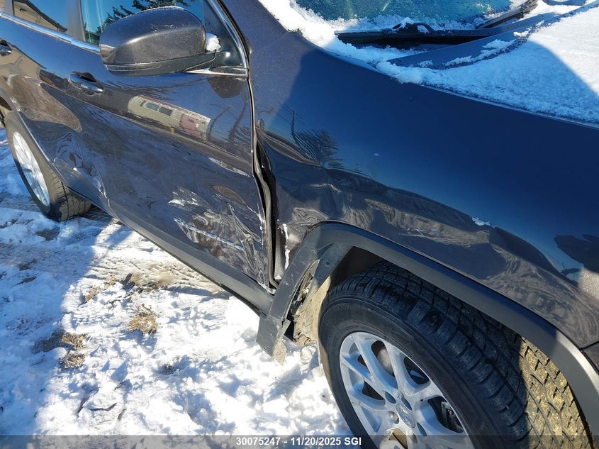 2017 Jeep Cherokee Latitude VIN: 1C4PJMCSXHW628463 Lot: 30075247