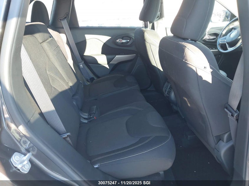 2017 Jeep Cherokee Latitude VIN: 1C4PJMCSXHW628463 Lot: 30075247