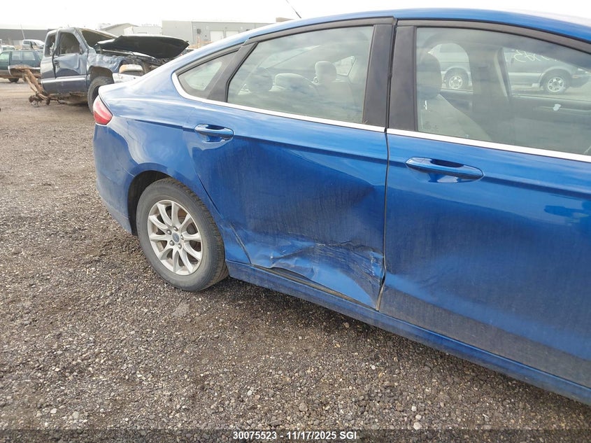 2017 Ford Fusion S VIN: 3FA6P0G77HR255951 Lot: 30075523