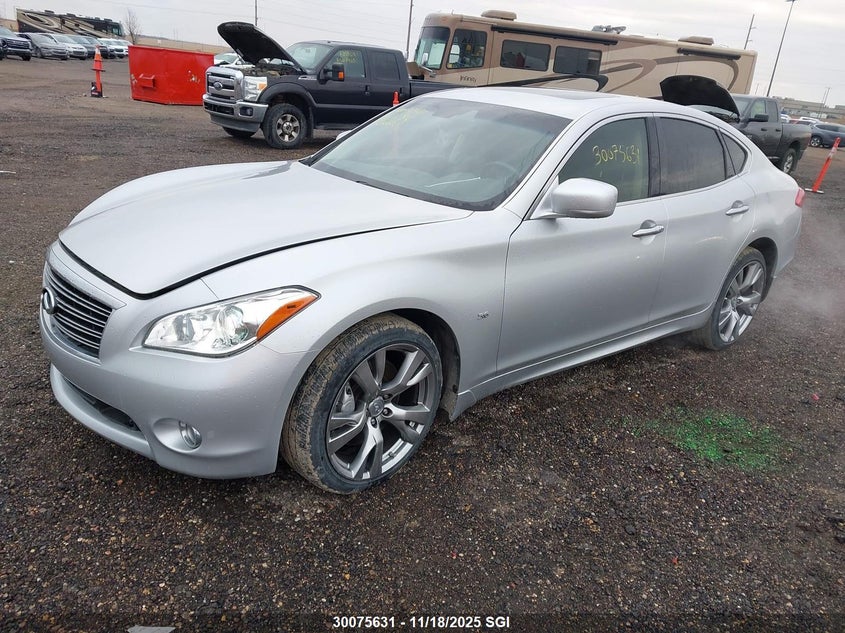 JN1AY1AR8EM240030 2014 INFINITI Q70 photo no. 2