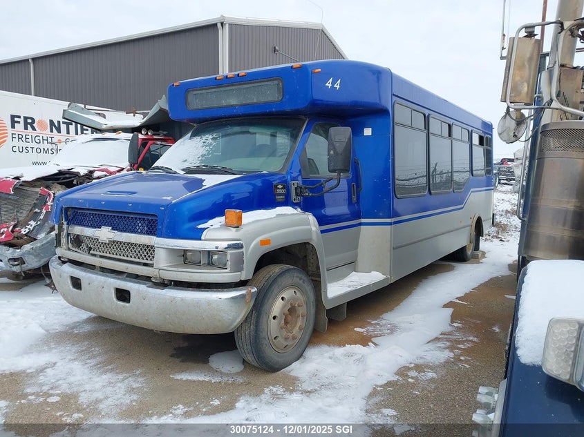 1GBG5U19X8F415327 2008 CHEVROLET  photo no. 2