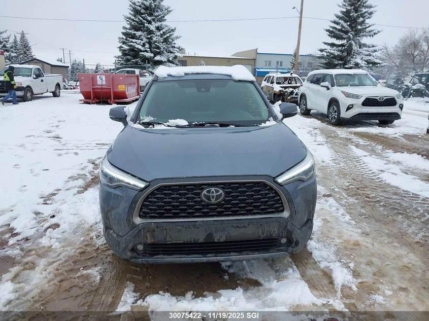 2022 Toyota Corolla Cross Xle VIN: 7MUDAABG7NV014468 Lot: 30075422