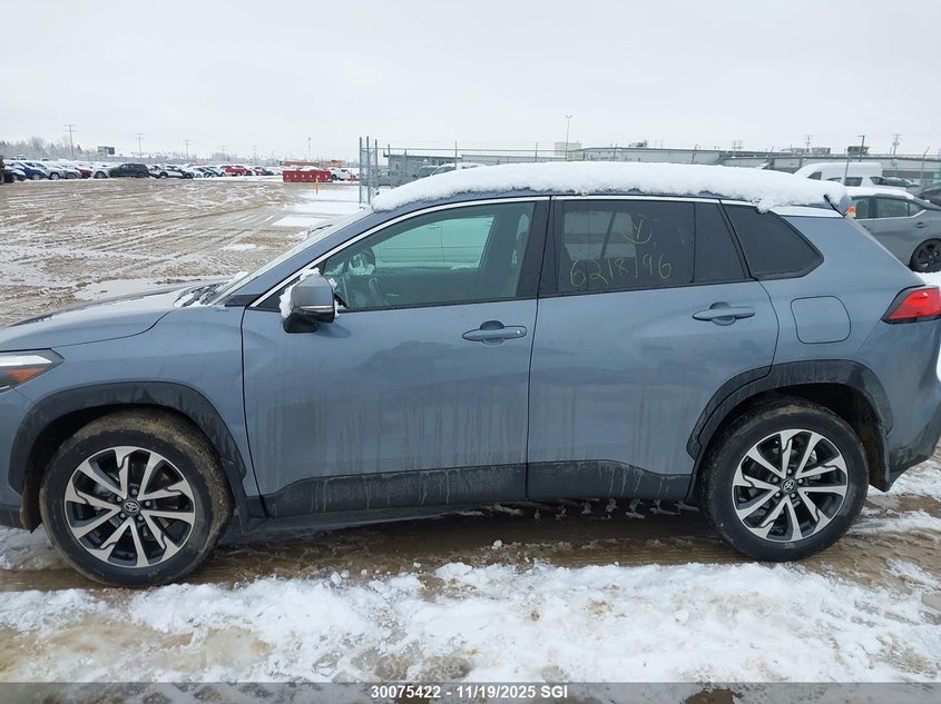 2022 Toyota Corolla Cross Xle VIN: 7MUDAABG7NV014468 Lot: 30075422