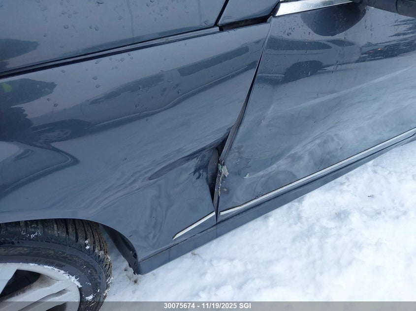 2013 Mercedes-Benz C 300 4Matic VIN: WDDGF8AB4DA825945 Lot: 30075674