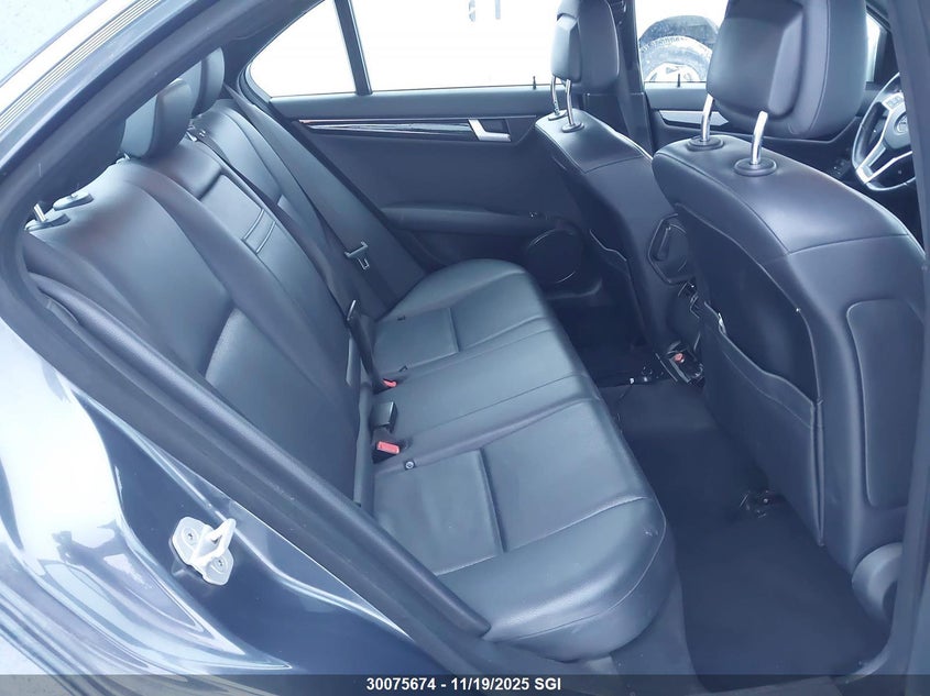 2013 Mercedes-Benz C 300 4Matic VIN: WDDGF8AB4DA825945 Lot: 30075674