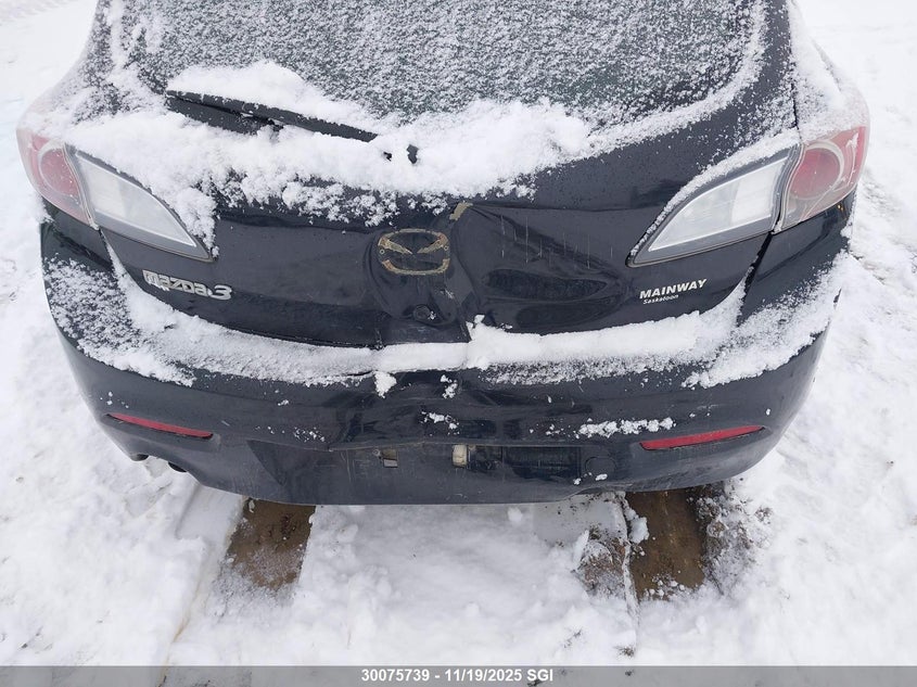 2011 Mazda 3 I VIN: JM1BL1KF7B1411352 Lot: 30075739