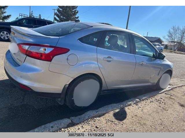 1FAHP3J23CL144523 2012 FORD FOCUS photo no. 4