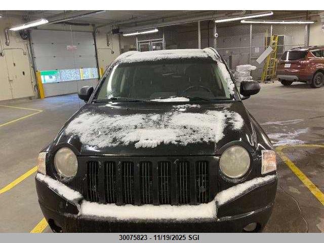 2007 Jeep Compass Sport/North VIN: 1J8FF47WX7D421360 Lot: 30075823