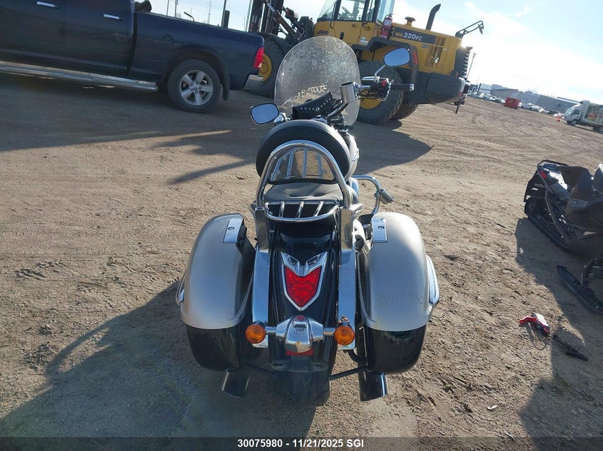 2010 Kawasaki Vn1700 C VIN: JKBVNRC1XAA005014 Lot: 30075980