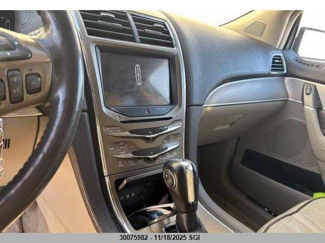 2011 Lincoln Mkx VIN: 2LMDJ8JK1BBJ17987 Lot: 30075982