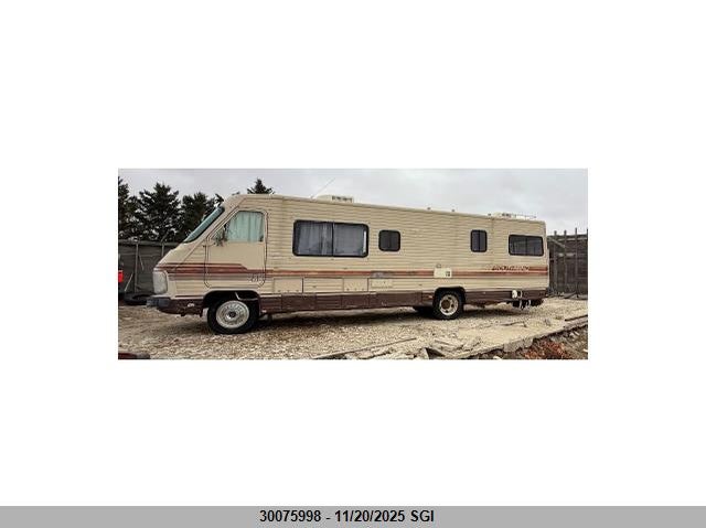 1GBKP37W8E3322508 1984 CHEVROLET  photo no. 2