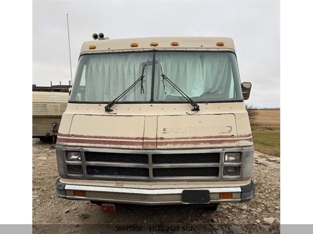1GBKP37W8E3322508 1984 CHEVROLET  photo no. 4
