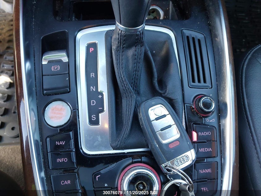 2010 Audi Q5 Premium Plus VIN: WA1LKCFP6AA055152 Lot: 30076079