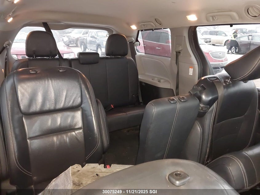 2015 Toyota Sienna Se 8 Passenger VIN: 5TDXK3DC2FS652509 Lot: 30075249