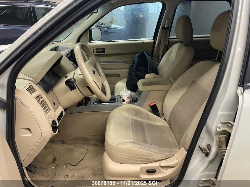 1FMCU93Z18KA15313 2008 FORD ESCAPE photo no. 5