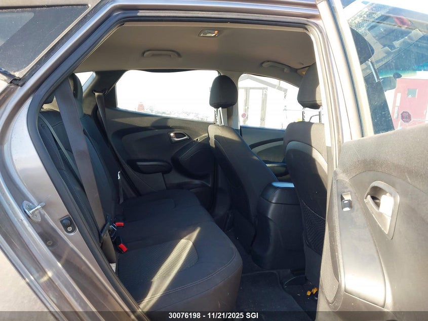 KM8JT3AC6CU471701 2012 HYUNDAI TUCSON photo no. 8