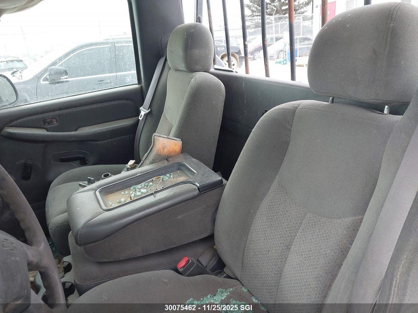 2005 Chevrolet Silverado K2500 Heavy Duty VIN: 1GCHK24U85E242048 Lot: 30075462