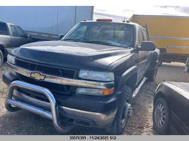 1GCJK33U52F220538 2002 CHEVROLET SILVERADO photo no. 2