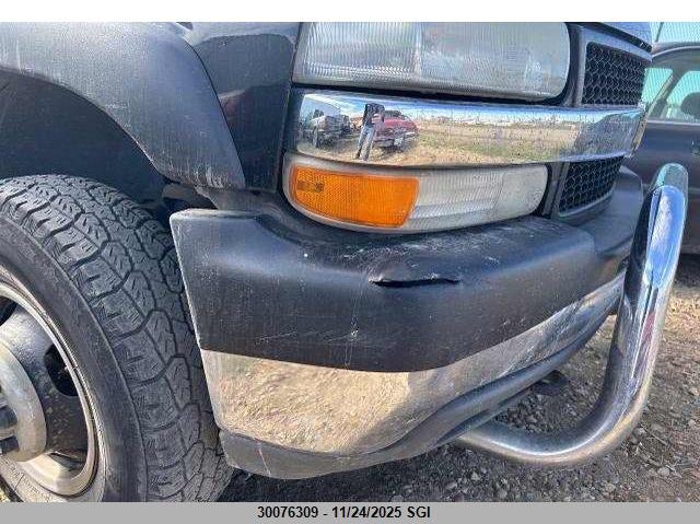 2002 Chevrolet Silverado K3500 VIN: 1GCJK33U52F220538 Lot: 30076309