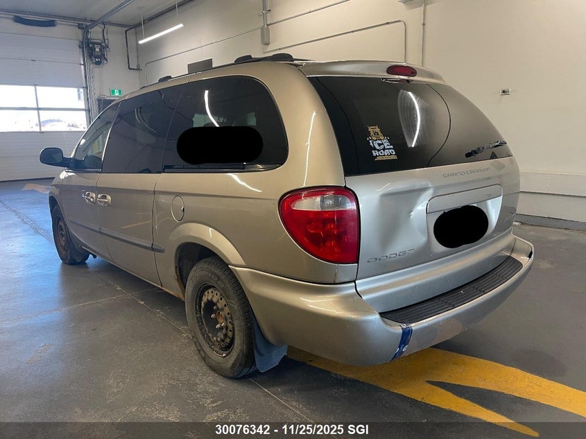 2B4GP44R62R697156 2002 DODGE CARAVAN photo no. 3