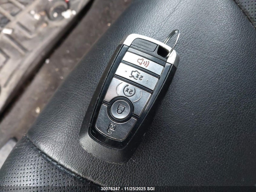 2018 Ford Fusion Titanium/Platinum VIN: 3FA6P0D96JR215629 Lot: 30076347