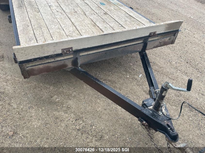 2013 Rainbow Trailers Inc Flatdeck VIN: 2RGBE1828D1002230 Lot: 30076426