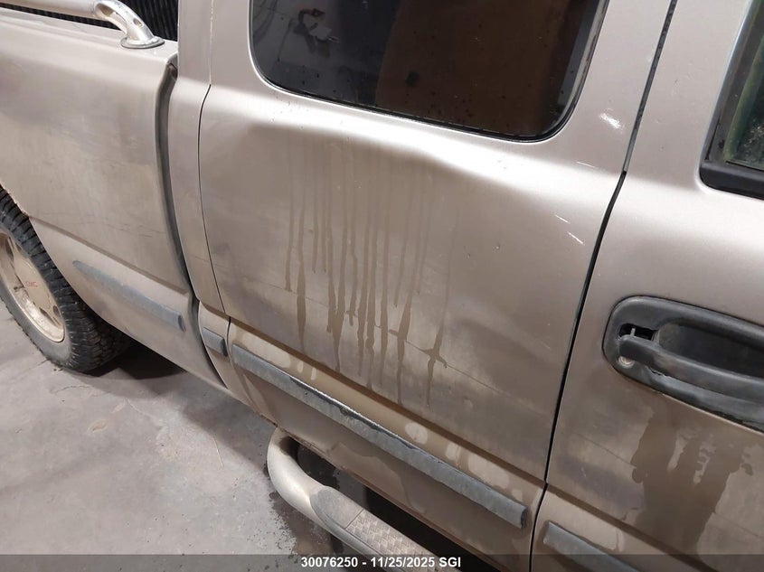 2002 GMC New Sierra C1500 VIN: 2GTEC19V421392263 Lot: 30076250