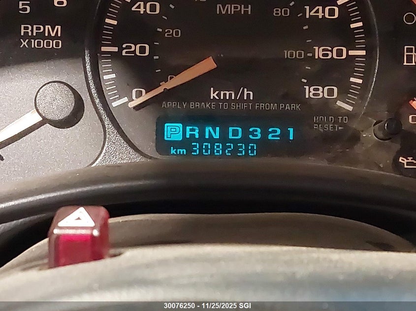 2002 GMC New Sierra C1500 VIN: 2GTEC19V421392263 Lot: 30076250