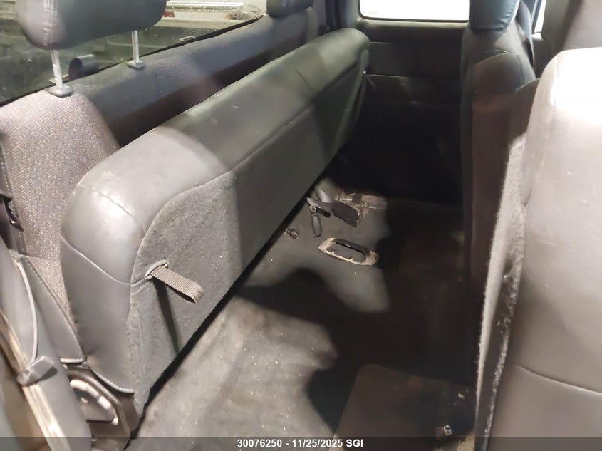 2002 GMC New Sierra C1500 VIN: 2GTEC19V421392263 Lot: 30076250