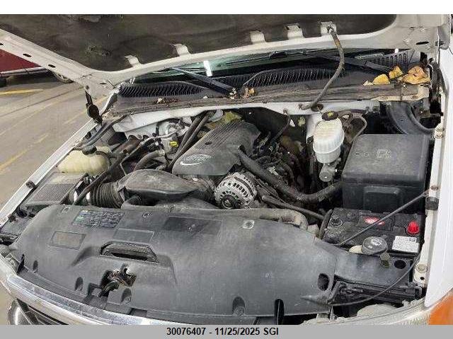 2005 GMC Sierra K2500 Heavy Duty VIN: 1GTHK29U35E268811 Lot: 30076407