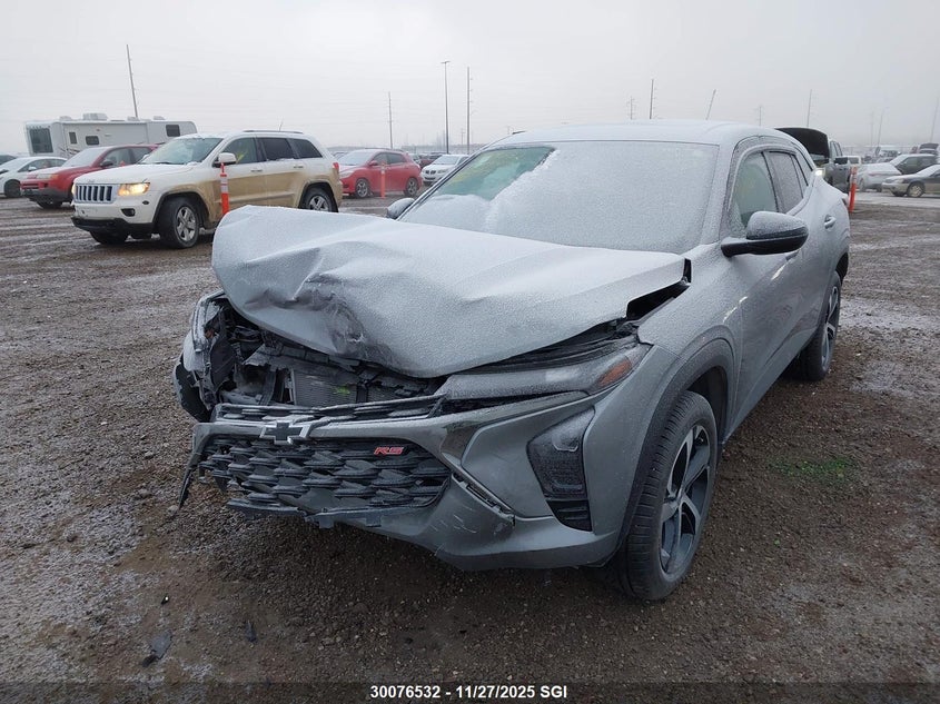 KL77LGE23RC243707 2024 CHEVROLET TRAX photo no. 2