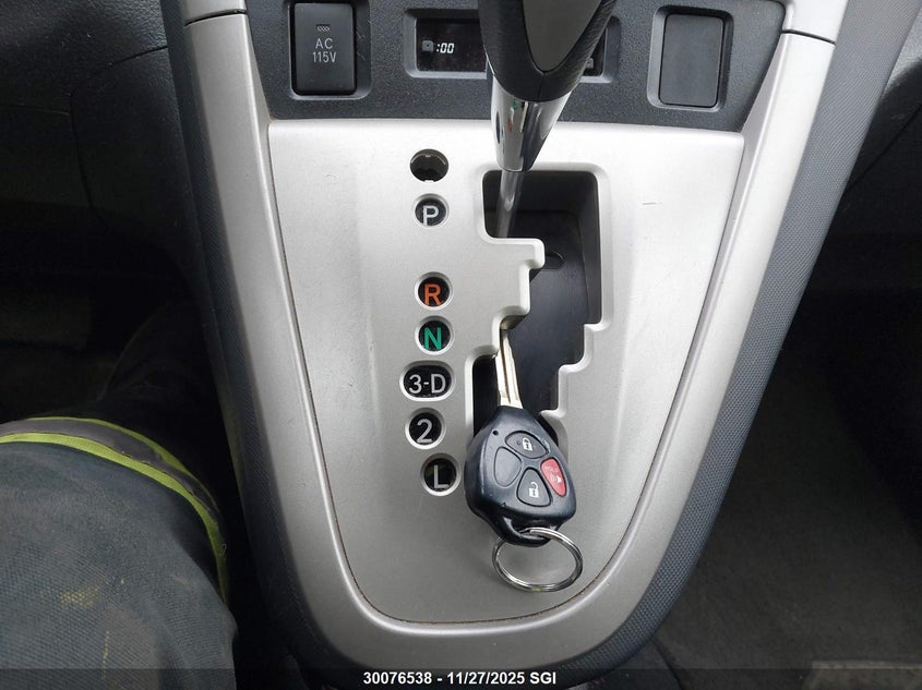 2009 Toyota Corolla Matrix S VIN: 2T1LE40E69C010973 Lot: 30076538