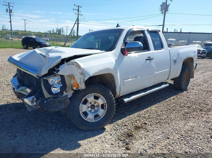 1GCRKSE30BZ319462 2011 CHEVROLET SILVERADO photo no. 2