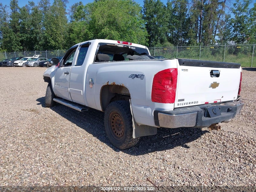 1GCRKSE30BZ319462 2011 CHEVROLET SILVERADO photo no. 3