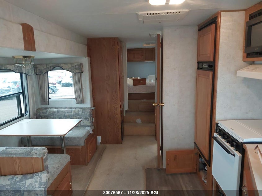 4EZFS24281S081801 2001   photo no. 5