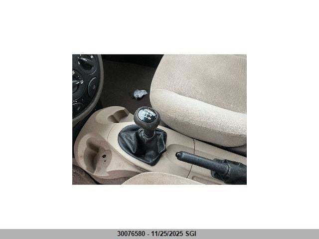 1FAFP34P92W137605 2002 FORD FOCUS photo no. 12