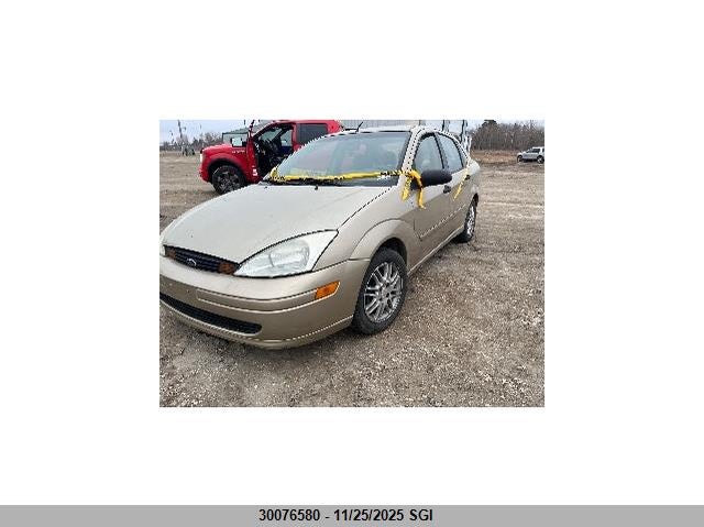 1FAFP34P92W137605 2002 FORD FOCUS photo no. 2