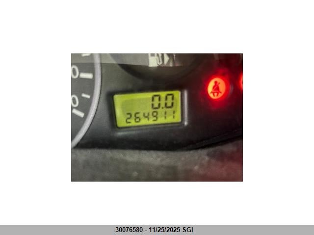 1FAFP34P92W137605 2002 FORD FOCUS photo no. 7