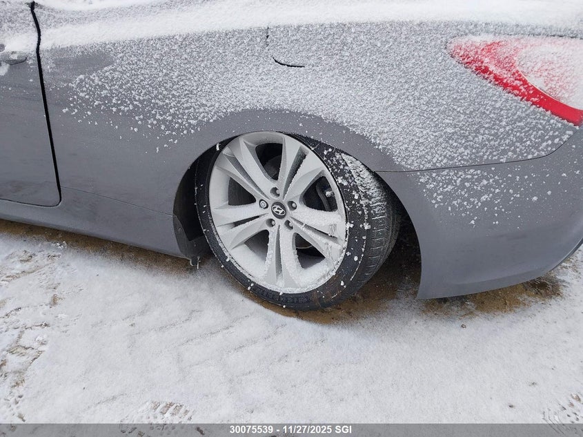 2010 Hyundai Genesis Coupe 2.0T VIN: KMHHT6KD8AU032696 Lot: 30075539