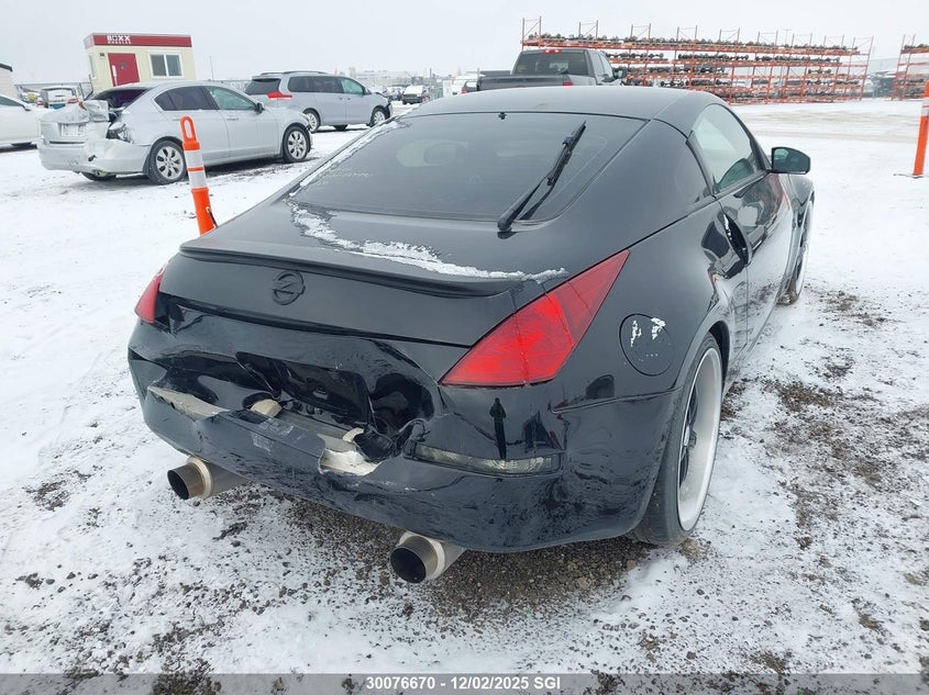 JN1AZ34E85M653910 2005 NISSAN 350Z photo no. 4