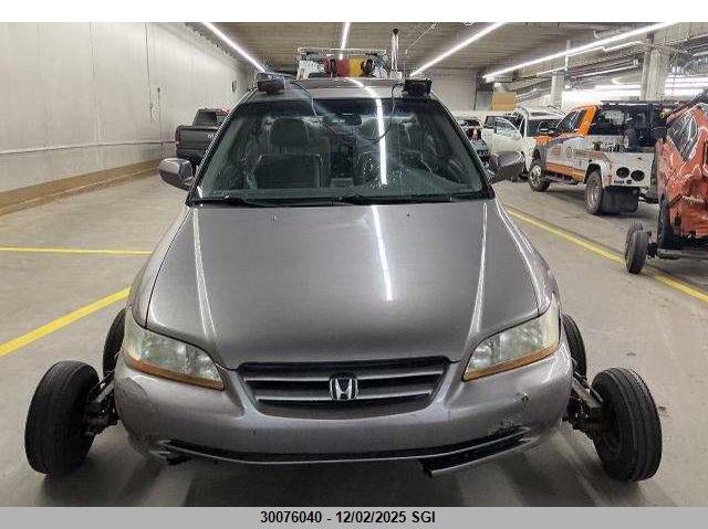 1HGCG16591A802853 2001 HONDA ACCORD photo no. 4