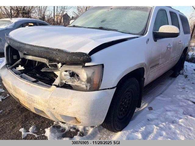 1GNSKJE74DR248811 2013 CHEVROLET SUBURBAN photo no. 2