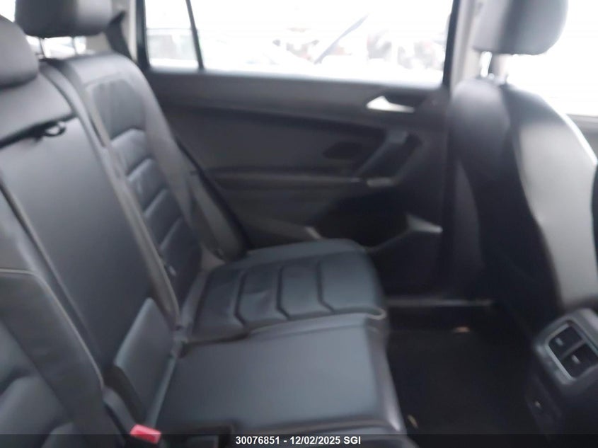 2018 Volkswagen Tiguan Sel Premium VIN: 3VV4B7AX2JM004843 Lot: 30076851