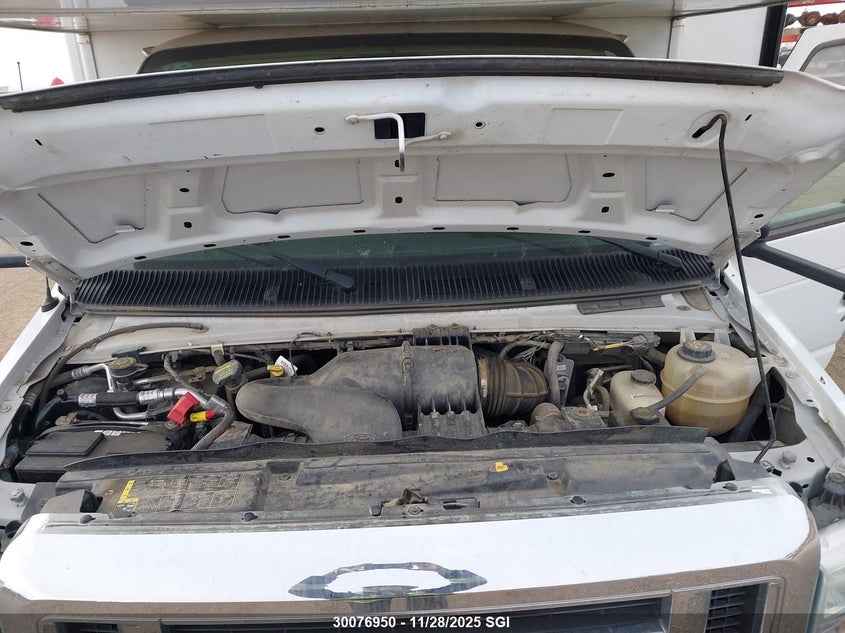 2010 Ford Econoline E450 Super Duty Cutwy Van VIN: 1FDXE4FS2ADA45219 Lot: 30076950