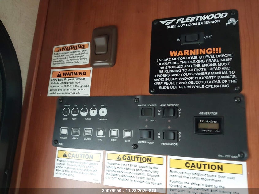 2010 Ford Econoline E450 Super Duty Cutwy Van VIN: 1FDXE4FS2ADA45219 Lot: 30076950